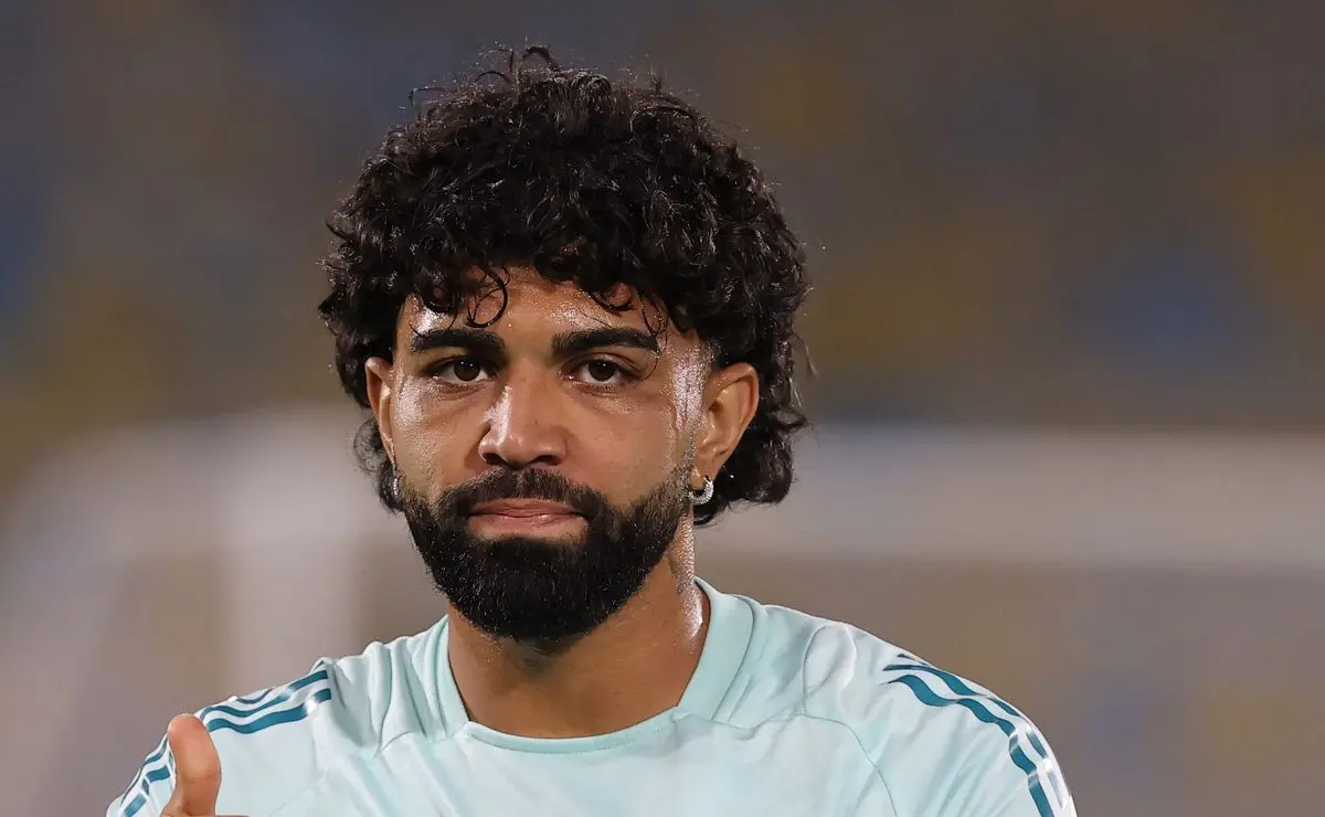 Gabigol decide não retornar a Belo Horizonte após eliminação para o Corinthians