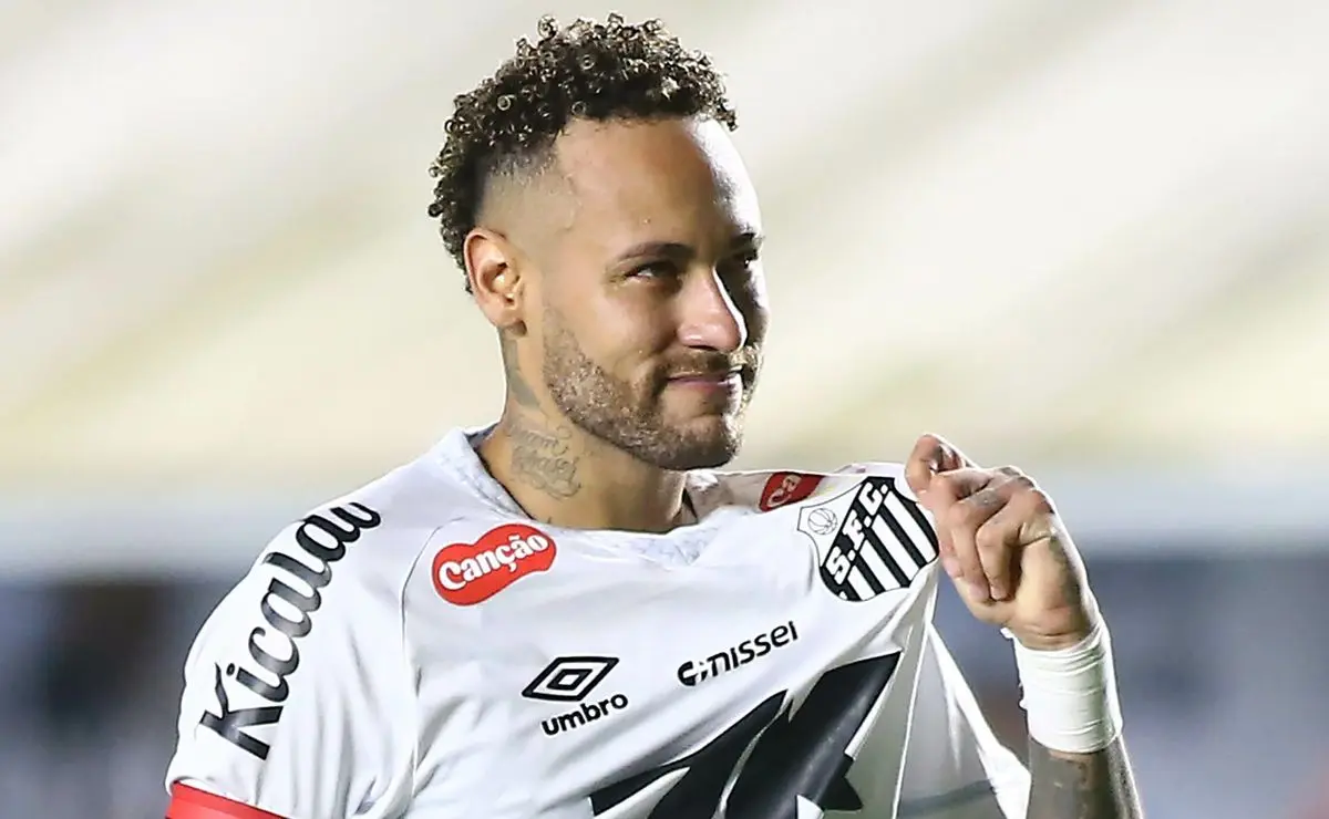 Gabigol planeja jogar no Santos em 2026, visando morar perto de Neymar e substituir Tiquinho Soares.
