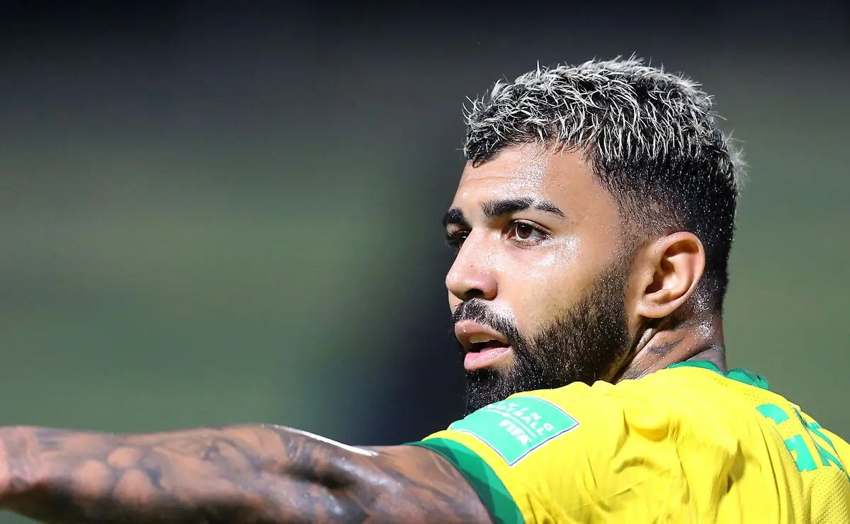 Gabigol pressiona o Santos ao se oferecer ao Corinthians, e negociação com o clube paulista está travada