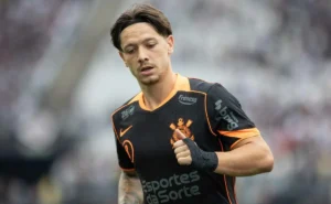 Garro esteve envolvido em 12 dos 30 gols de bola parada do Corinthians na temporada