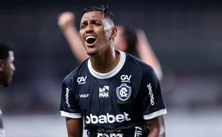 Grêmio cogita Pedro Rocha e gera concorrência com Coritiba e Athletico-PR, aponta Nicola Grêmio cogita Pedro Rocha e gera concorrência com Coritiba e Athletico-PR, aponta Nicola