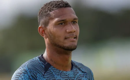 Grêmio de olho em Adriel e possível saída de até 13 jogadores