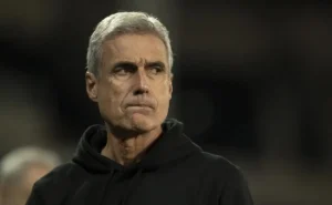 Grêmio libera negociação com Cristian Olivera, mas enfrenta concorrência de outros clubes brasileiros