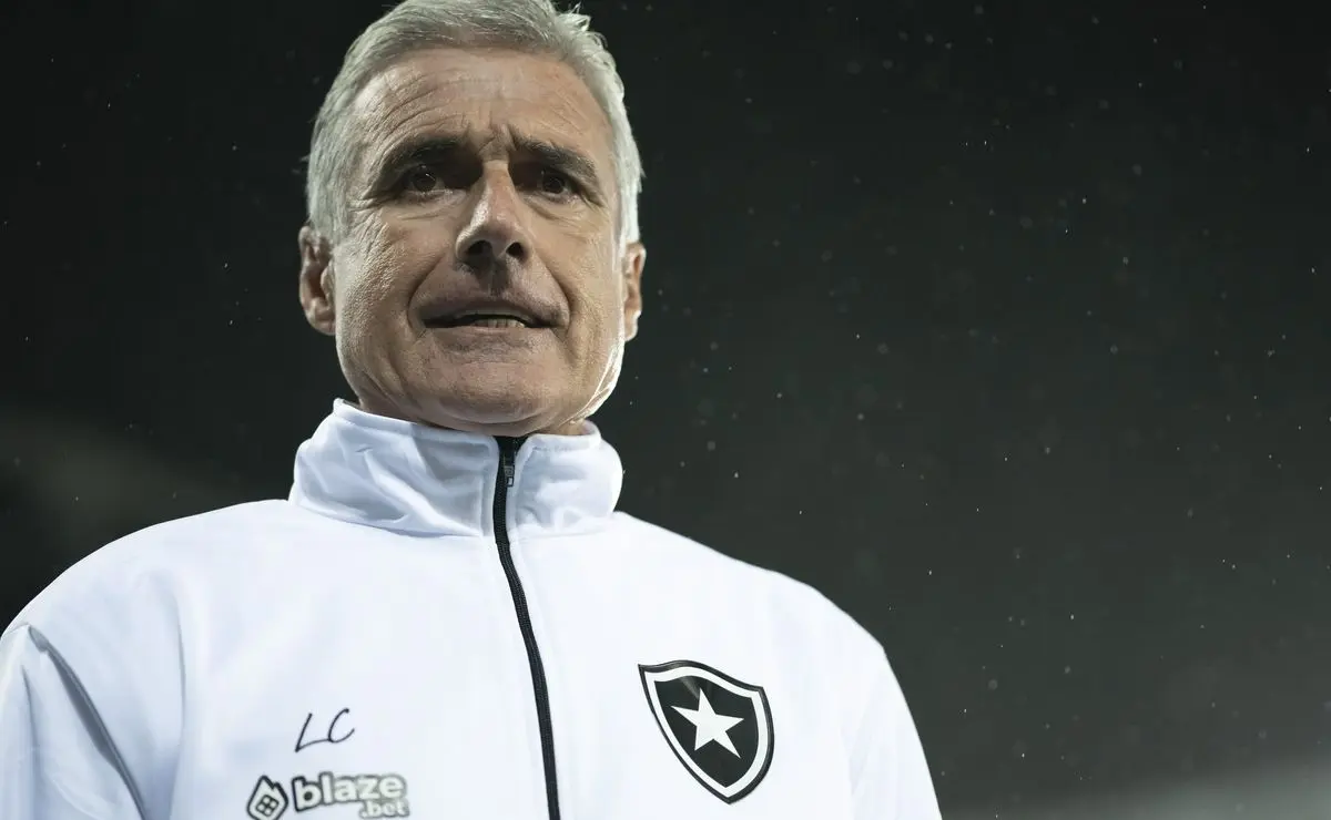 Grêmio retoma negociações com Luís Castro, mas diretoria pondera custos elevados e comissão extensa