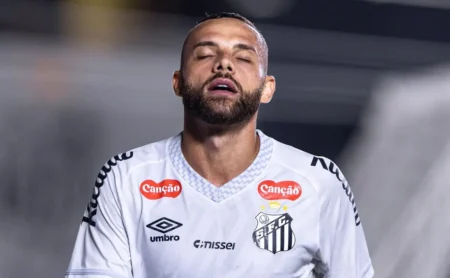 Guilherme Afirma Dedicação ao Santos, Negando Propostas de Outros Clubes