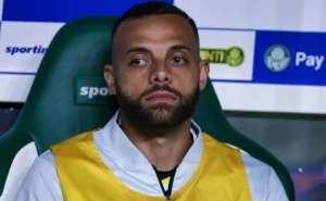 Guilherme no Santos: Atacante esclarece futuro e possível saída é observada