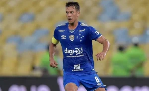 Henrique, ídolo do Cruzeiro, recorda final de 2018 contra o Corinthians e almeja virada histórica Henrique, ídolo do Cruzeiro, recorda final de 2018 contra o Corinthians e almeja virada histórica
