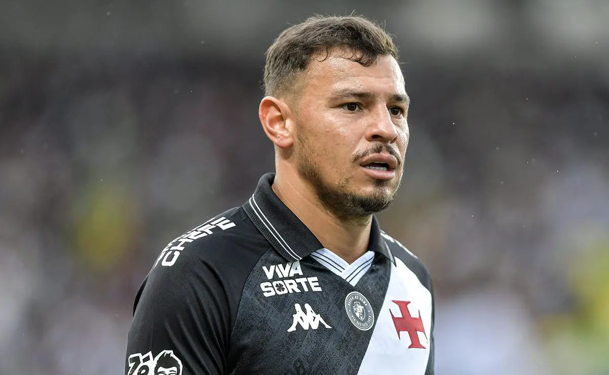 Hugo Moura: Saída do Vasco em 2026 pode ocorrer após aprovação no Remo