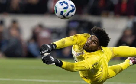 Hugo Souza detalha estratégia nos pênaltis de Gabigol em Corinthians x Cruzeiro Hugo Souza detalha estratégia nos pênaltis de Gabigol em Corinthians x Cruzeiro