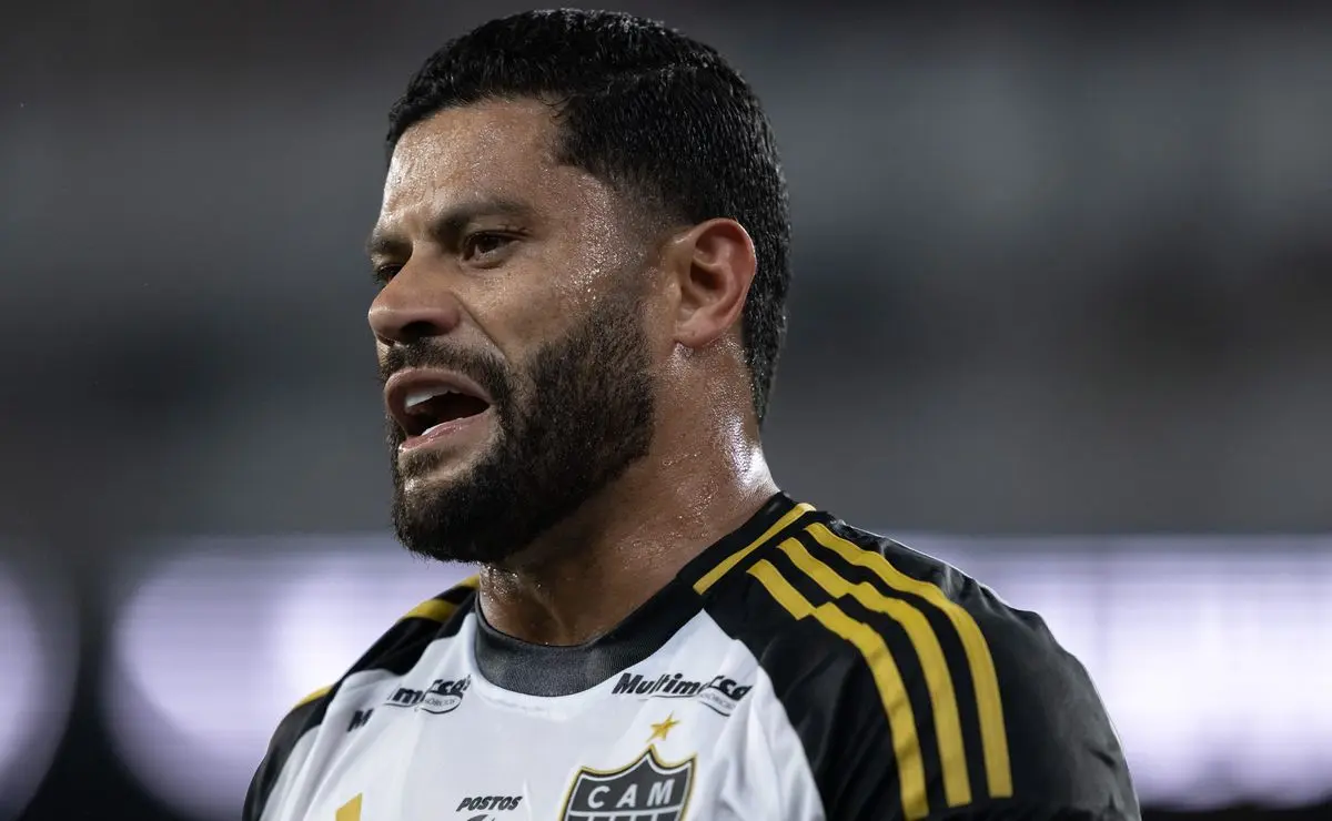 Hulk, contratado pelo Botafogo para 2026, tem futuro incerto após decisão da diretoria.