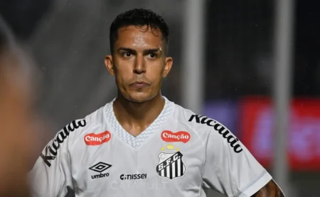 Igor Vinícius se consolida entre os titulares do Santos e evolui sob o comando de Vojvoda Igor Vinícius se consolida entre os titulares do Santos e evolui sob o comando de Vojvoda