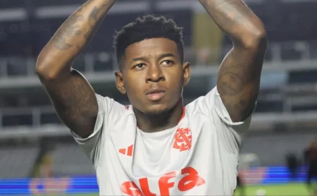 Inter aceita proposta do Flamengo por Vitão e define condições para o negócio Inter aceita proposta do Flamengo por Vitão e define condições para o negócio