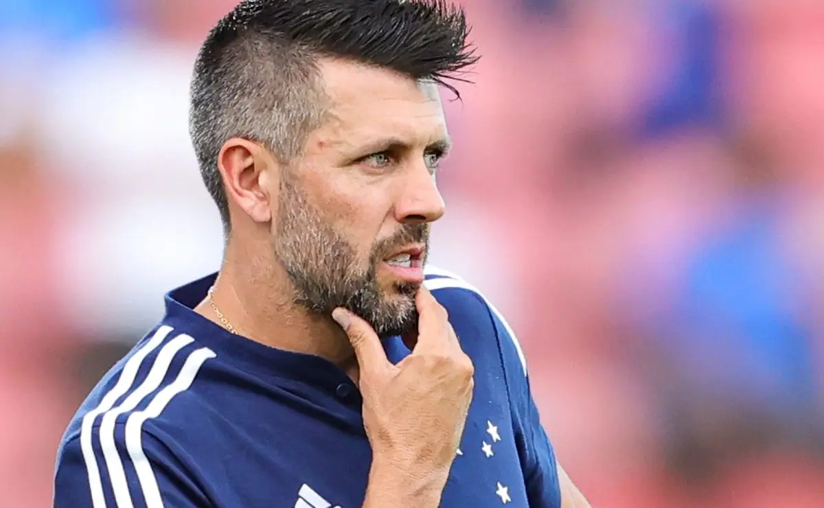 Internacional define novo treinador: Pezzolano se encaixa no perfil. Internacional define novo treinador: Pezzolano se encaixa no perfil.