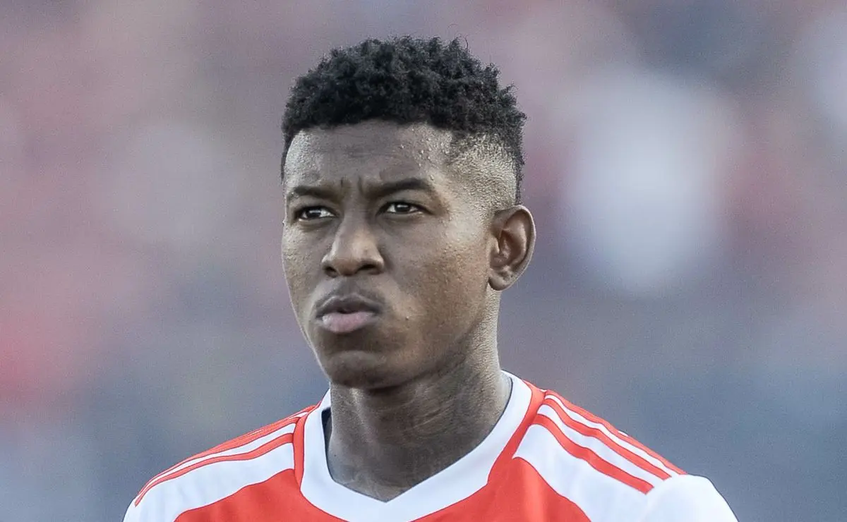 Internacional define venda de Vitão, Flamengo soluciona entrave e zagueiro tem data para chegar ao Rio