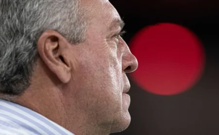 Internacional e Abel Braga: Reunião para definir futuro em 2026