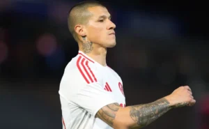 Internacional inicia negociação e encaminha possível saída de Alan Benítez para o Libertad