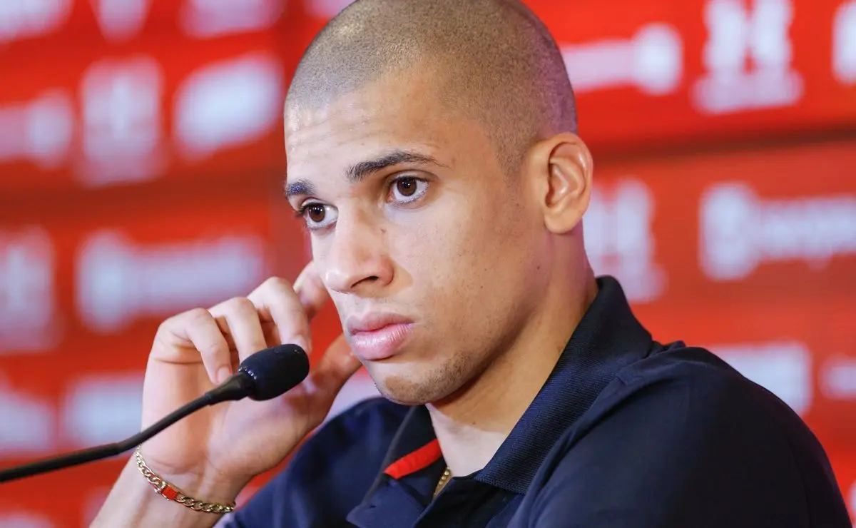 Internacional intensifica busca e enxerga em Dória oportunidade após saída de Vitão movimentar o mercado