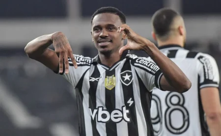 Jeffinho deixa o Botafogo após sondagens de clubes brasileiros e estrangeiros