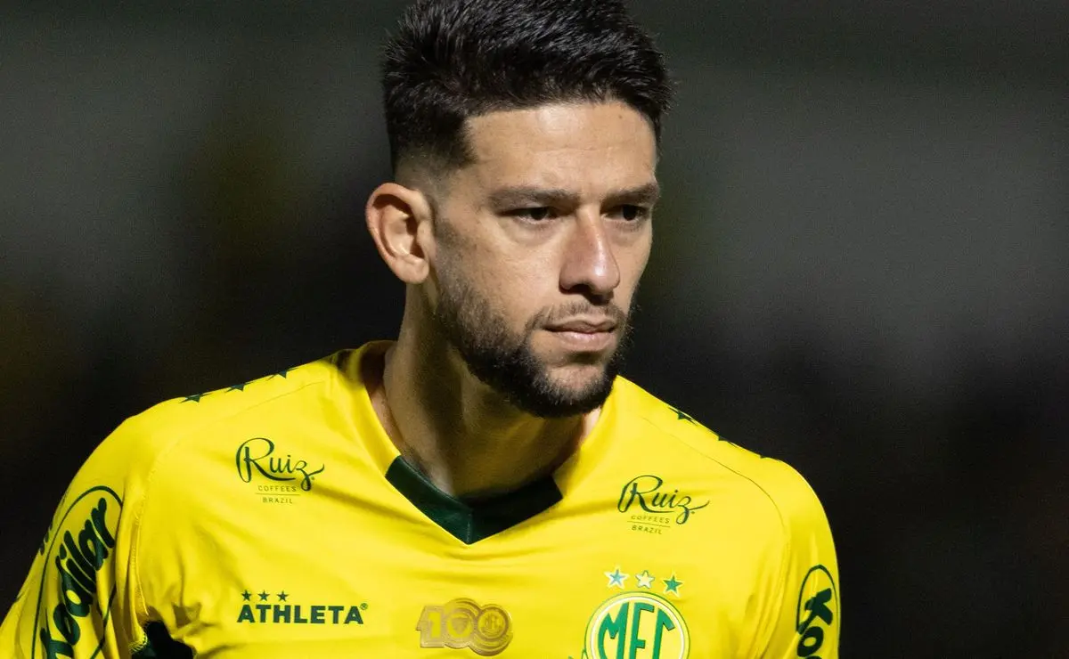 Jemmes, reforço do Fluminense, lidera ranking de roubadas de bola no Brasileirão 2025