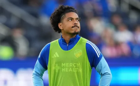 John Textor investe no mercado da bola: Botafogo prepara oferta por Evander