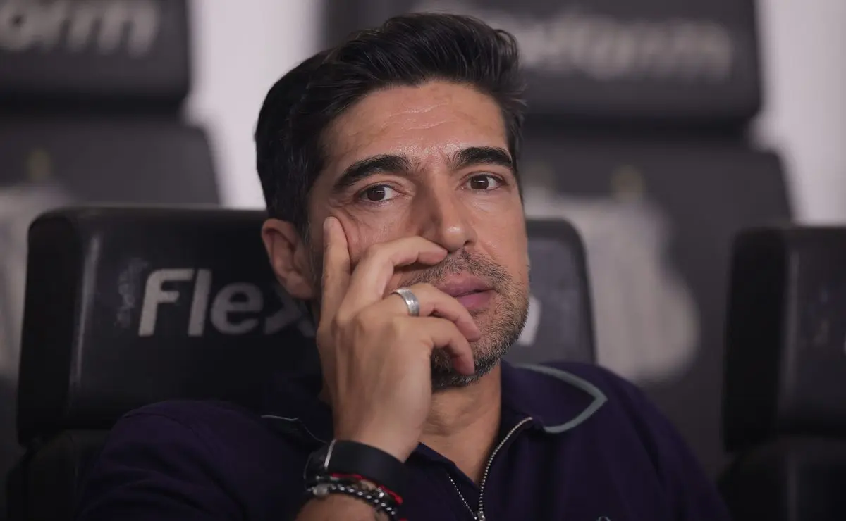 Leila assegura Abel até agosto, mas ambiente tenso requer soluções contundentes do técnico em 2026