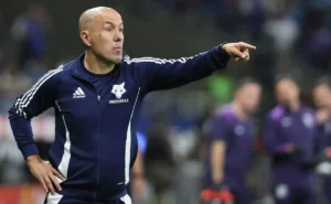 Leonardo Jardim lamenta falta de apoio da torcida do Cruzeiro antes do jogo contra o Corinthians: “Não tivemos” Leonardo Jardim lamenta falta de apoio da torcida do Cruzeiro antes do jogo contra o Corinthians: “Não tivemos”