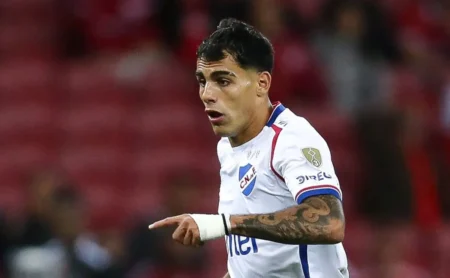 Lucas Villalba mantém futuro incerto em meio ao interesse do Botafogo: “Meu agente está cuidando disso”