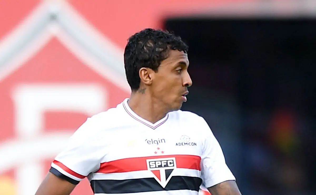 Luiz Gustavo: São Paulo se reúne para definir futuro do jogador Luiz Gustavo: São Paulo se reúne para definir futuro do jogador