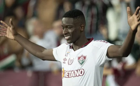 Luiz Henrique revela paixão pelo Fluminense e se emociona ao lembrar do pai: “Queria tê-lo aqui” Luiz Henrique revela paixão pelo Fluminense e se emociona ao lembrar do pai: “Queria tê-lo aqui”