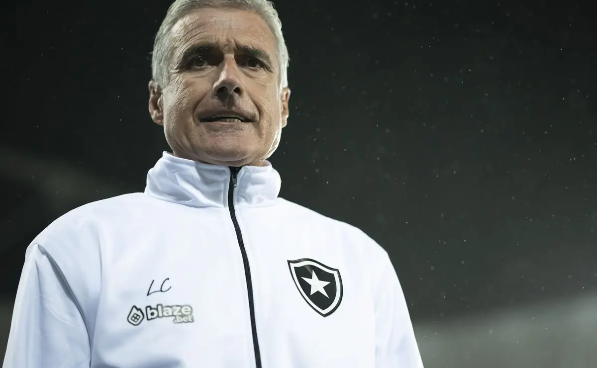 Luís Castro retorna ao Brasil para comandar o Grêmio e enfrentar o Botafogo