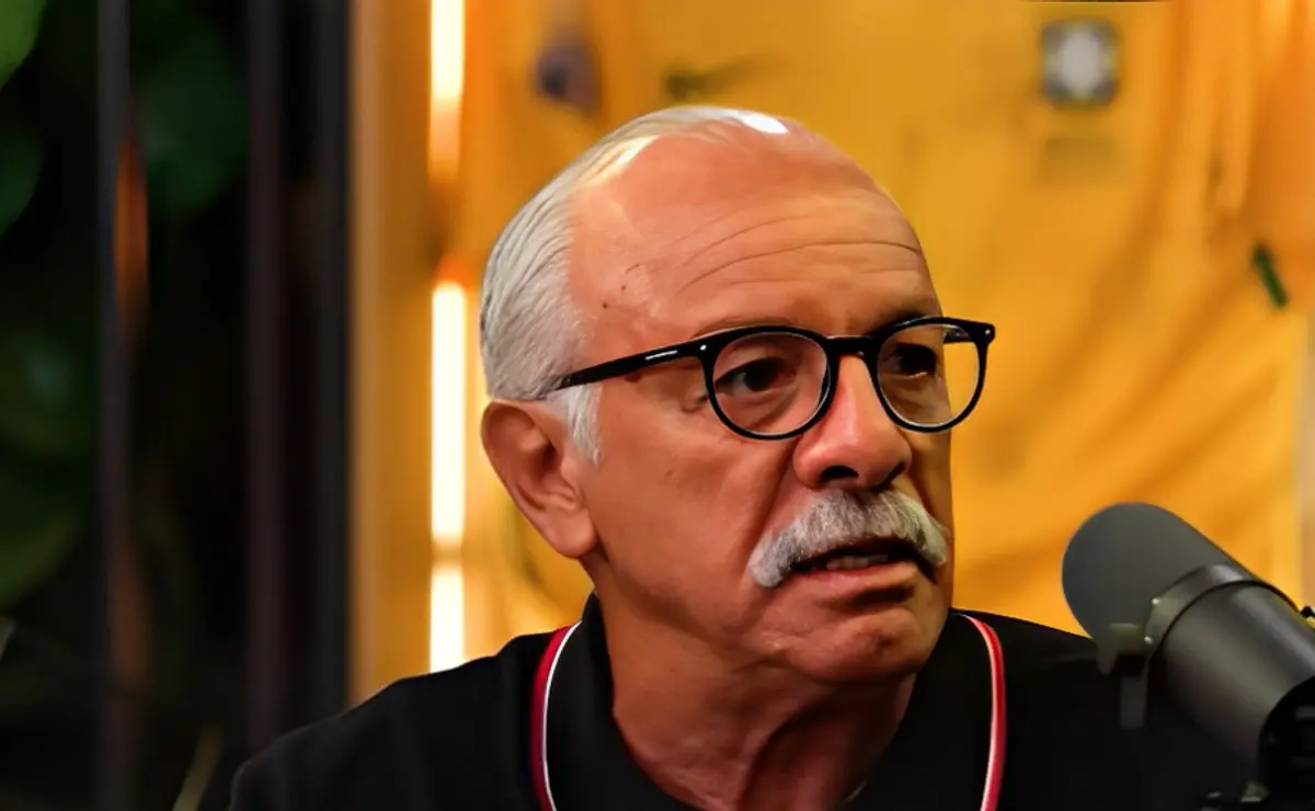 Maestro Júnior analisa falha de Rossi em Flamengo x PSG e afirma: “Perdeu o tempo de bola”