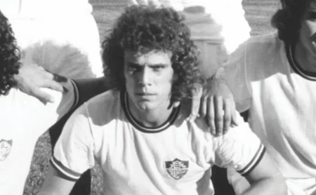 Manfrini, ídolo do Fluminense e ex-jogador de Ponte Preta e Botafogo, morre aos 75 anos Manfrini, ídolo do Fluminense e ex-jogador de Ponte Preta e Botafogo, morre aos 75 anos