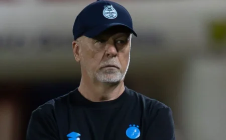 Mano Menezes: Futuro no Grêmio depende da direção