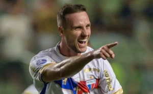 Marcelo Paz avalia a contratação de Tomás Pochettino no Corinthians.