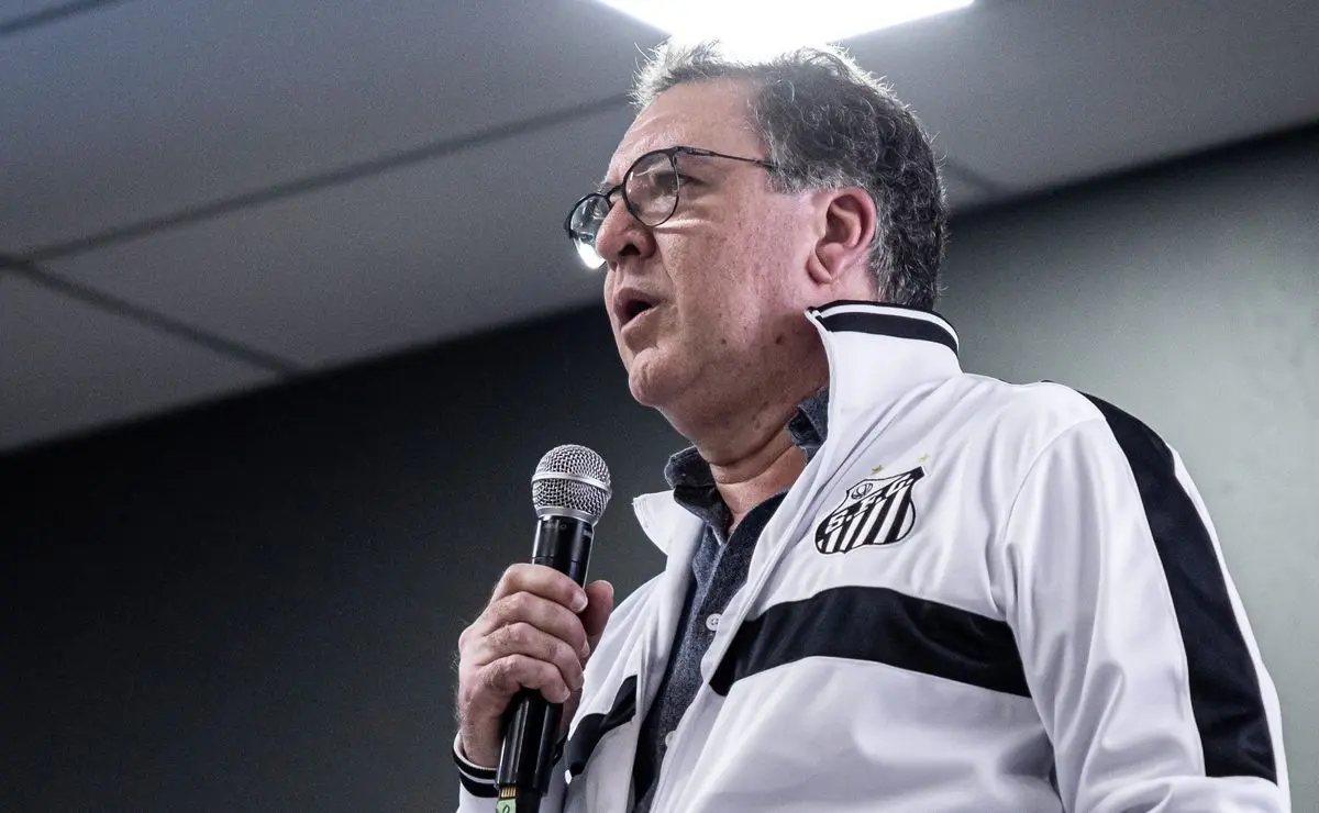 Marcelo Teixeira prioriza compra de Barreal e adia outros reforços no Santos
