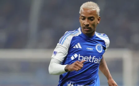 Matheus Pereira desperdiça chance crucial contra o Corinthians e recebe críticas da torcida cruzeirense