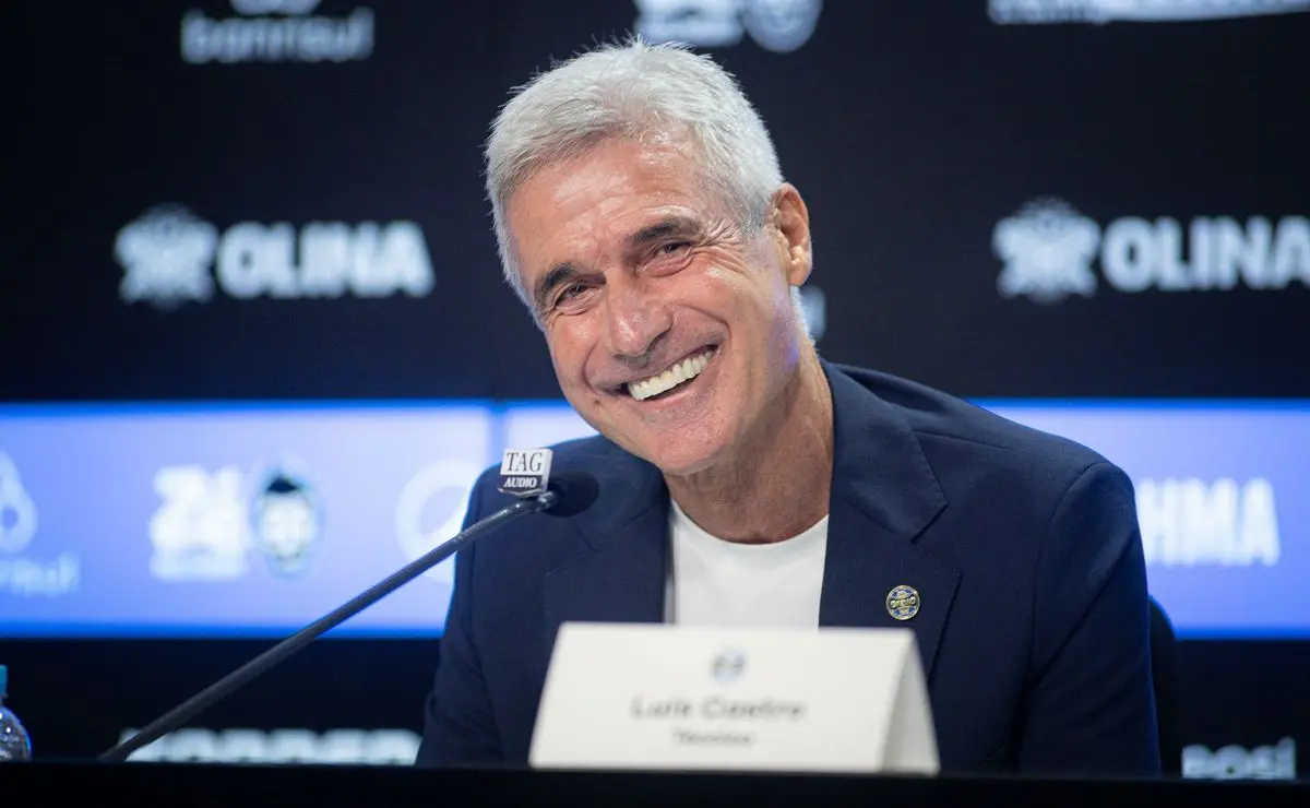 Meio-campista do Flamengo aceita proposta para integrar projeto de Luis Castro no Grêmio