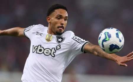 Mercado da bola: Sampaoli dá o aval e Atlético-MG disputa Vitinho com o Cruzeiro