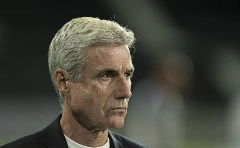 Mudanças Imediatas no Grêmio com a Provável Chegada de Luís Castro Mudanças Imediatas no Grêmio com a Provável Chegada de Luís Castro