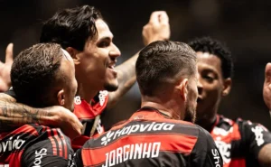 Neymar Pai auxilia Santos, que planeja reforços com Cebolinha, Claudinho e Bitello Neymar Pai auxilia Santos, que planeja reforços com Cebolinha, Claudinho e Bitello