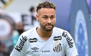 Neymar defende a contratação de Gabigol pelo Santos em meio a incertezas sobre o futuro. Neymar defende a contratação de Gabigol pelo Santos em meio a incertezas sobre o futuro.