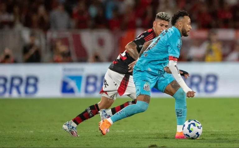 Neymar defende o Flamengo e elogia gramado sintético em publicação. Neymar defende o Flamengo e elogia gramado sintético em publicação.