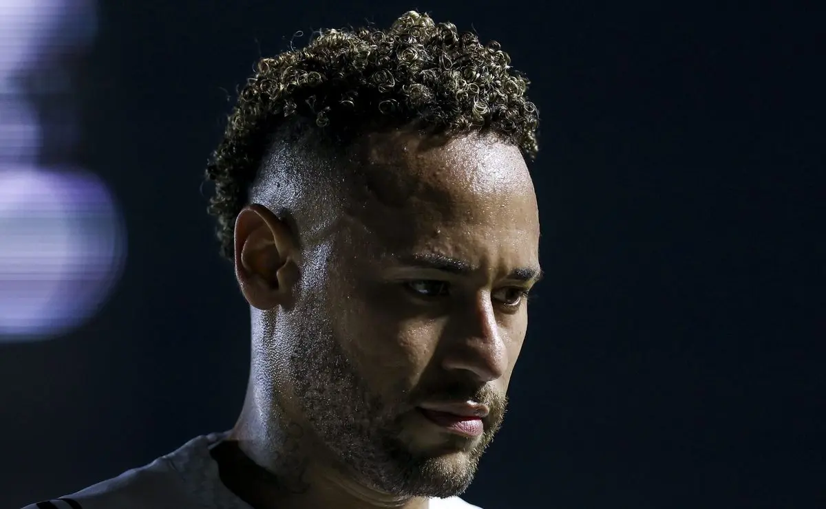Neymar poupado do treino do Santos gera apreensão para o jogo contra o Juventude