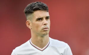 Oscar retoma treinos no São Paulo com futuro incerto após alta médica