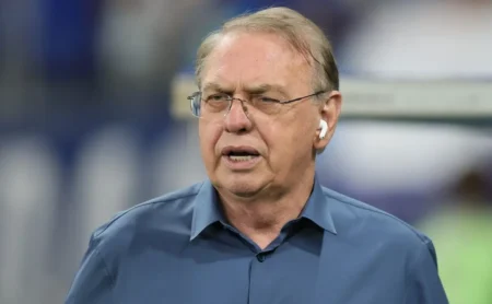 Osmar Stabile pondera sobre possível retorno de Paulinho ao Corinthians e elogia Fabinho Soldado