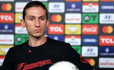 PSG em alerta sobre possível plano de Filipe Luís para final da Copa Intercontinental contra o Flamengo PSG em alerta sobre possível plano de Filipe Luís para final da Copa Intercontinental contra o Flamengo