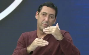 PVC analisa possível troca de jogadores entre São Paulo e Botafogo: “Alguém querendo levar vantagem” PVC analisa possível troca de jogadores entre São Paulo e Botafogo: “Alguém querendo levar vantagem”