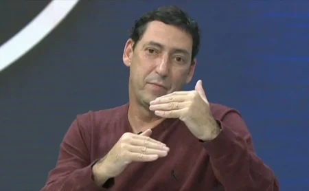 PVC analisa possível troca de jogadores entre São Paulo e Botafogo: “Alguém querendo levar vantagem” PVC analisa possível troca de jogadores entre São Paulo e Botafogo: “Alguém querendo levar vantagem”