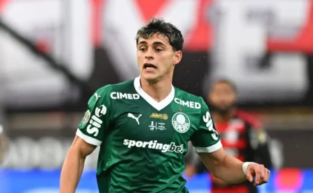 Palmeiras: Abel busca Facundo Torres e Ramón Sosa para 2026 em negociação de R$ 150 milhões e gera repercussão na torcida