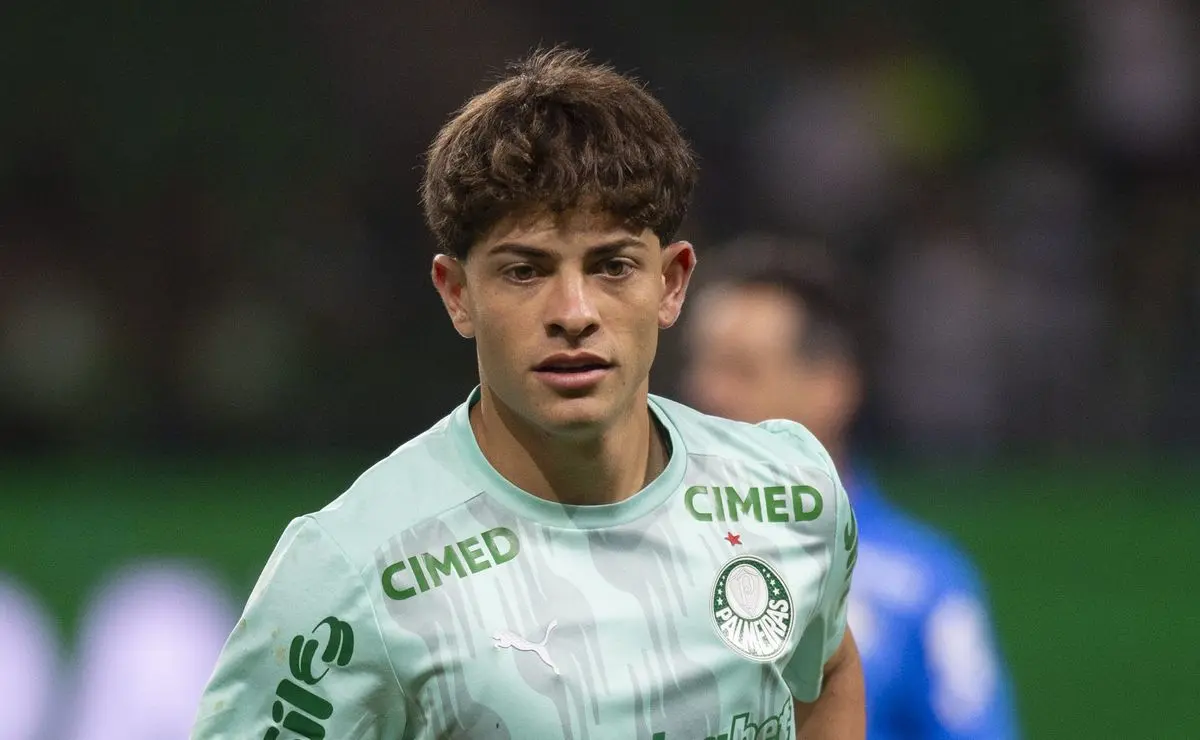 Palmeiras avalia venda de Agustín Giay por R$ 97 milhões, com interesse de clubes italianos e franceses